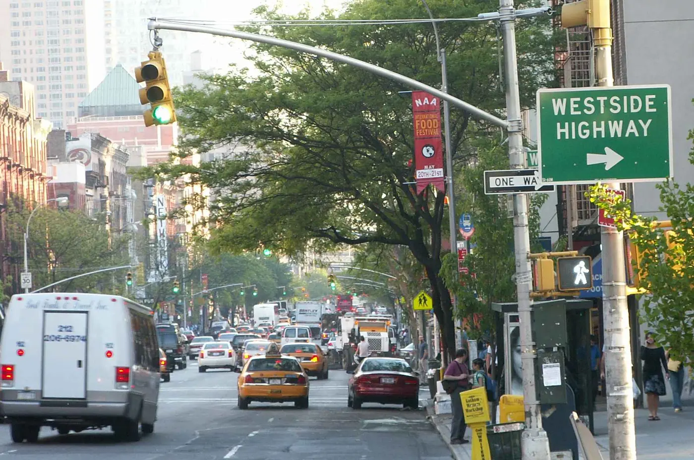 Ninth Avenue Hell's Kitchen Restaurants Ninth Avenue in Hell's Kitchen Manhattan, a famous restaurant street
