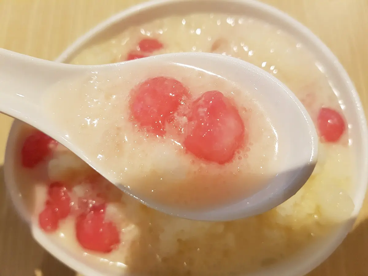 Tub Tim Krob Tub tim krob crispy rubies water chestnut dessert in coconut milk